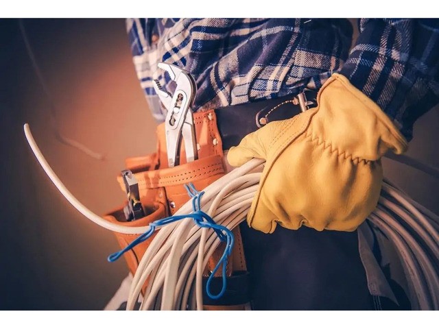 Top-Rated Electrical Contractors in Ontario: Comprehensive Services for Homes and Businesses