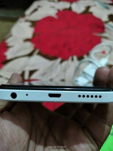 Infinix Smart 7 4/64 Box and charger 11 month Warranty