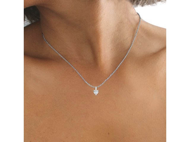 Buy Your Solitaire Diamond Pendant for the New Year!